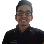 Profesor de matemáticas que imparte conocimiento aplicado para diferentes edades